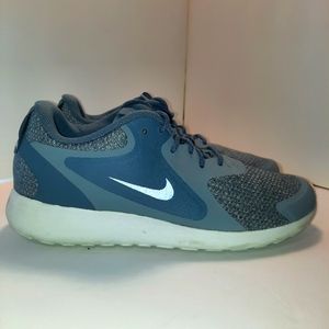 Womens size 10 Nike Zaca Zoom Running shoes, blue